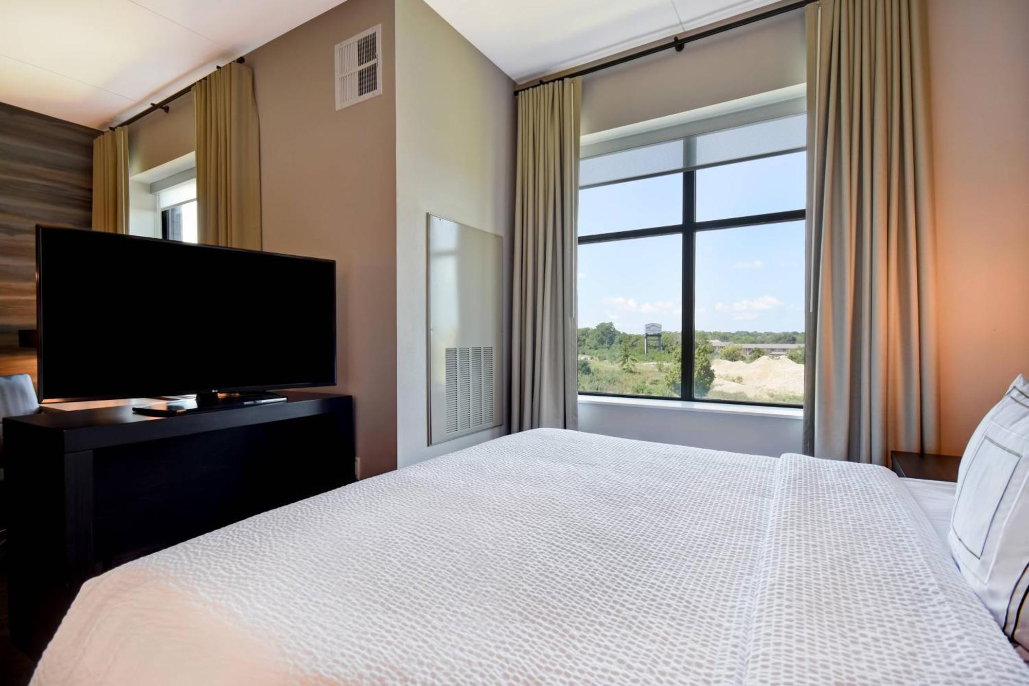 By Marriott Cincinnati Northeast/mason Hotel Mason