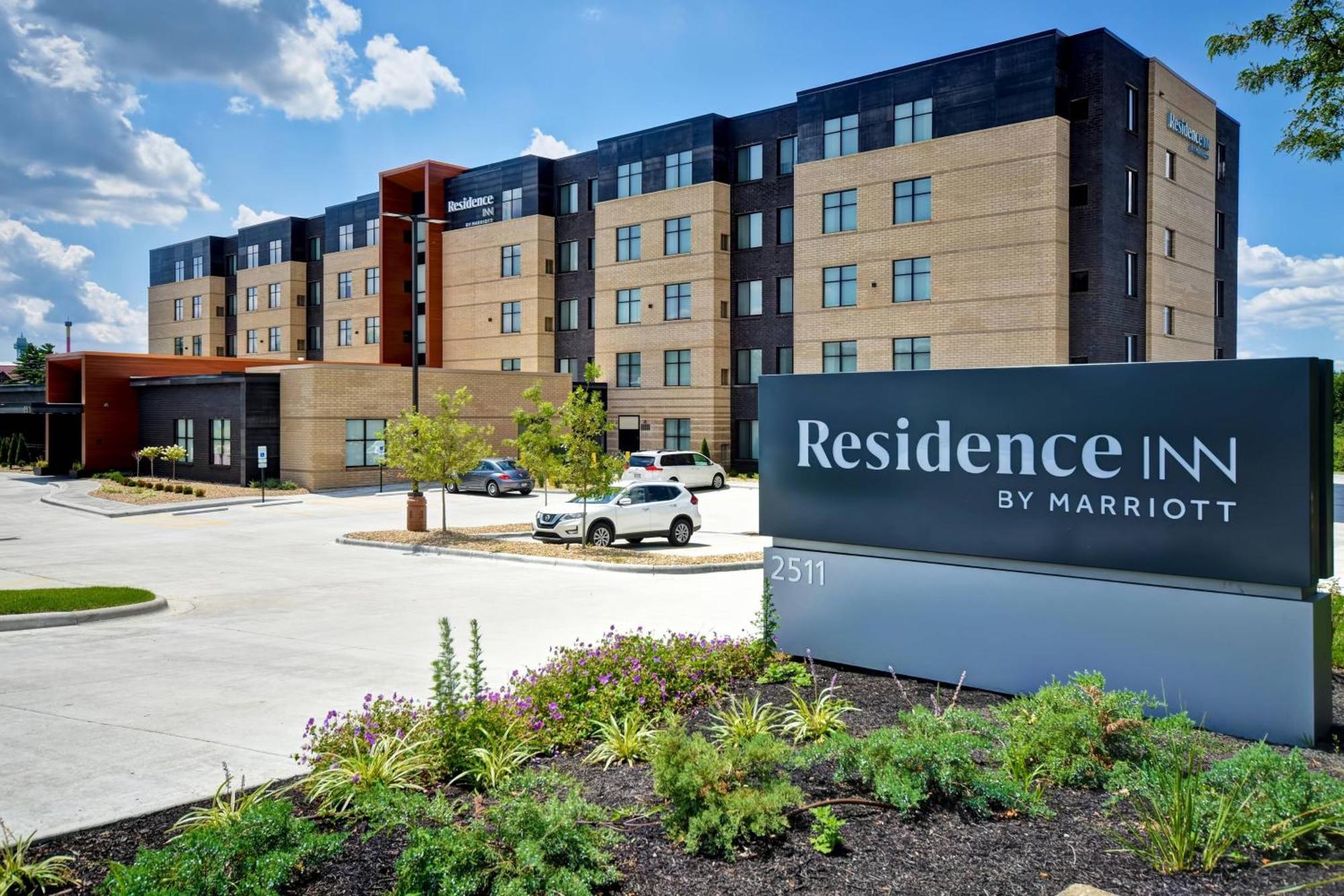 Hotel By Marriott Cincinnati Northeast/mason 3*